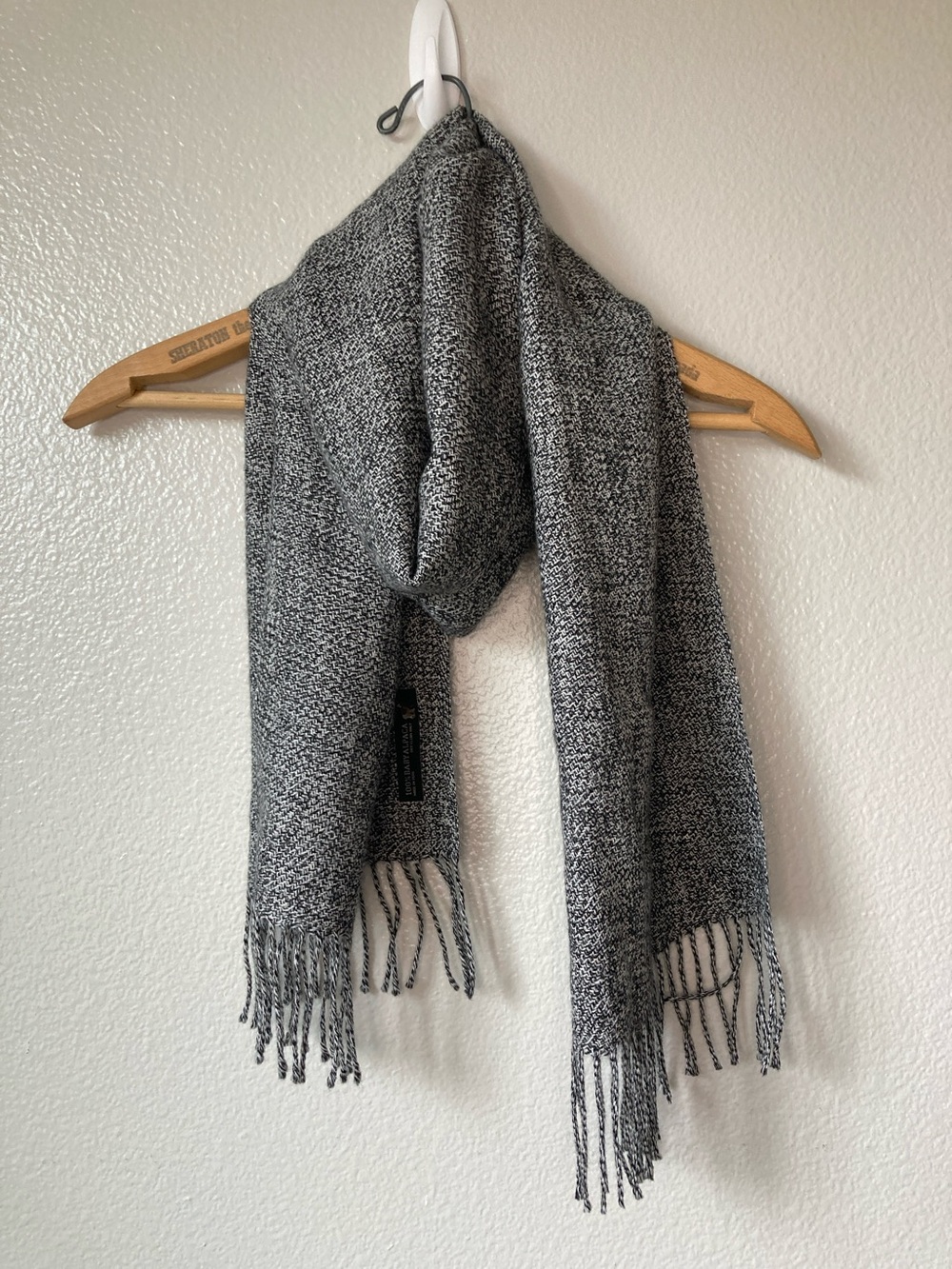 Baby Alpaca made in Peru fringed lightweight scarf black white speckled